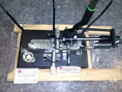 Разводной станок для ленточных пил, двухсторонний, полуавтоматический