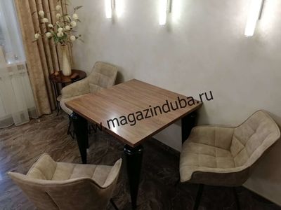 Стол из ореха