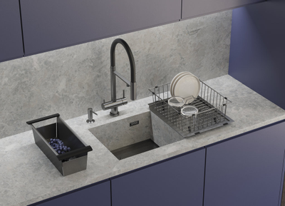 Mayo ostidan mushukni korishingiz mumkin