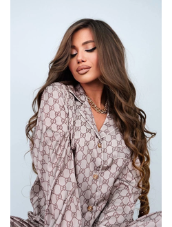 Пижама в стиле известного бренда коричневая