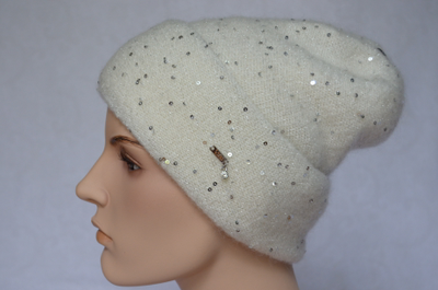 Белая женская шапка с отворотом  и пайетками Vizio Италия 6943 CRY