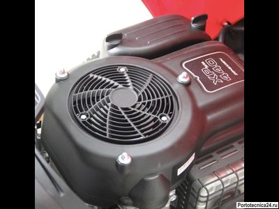 Газонокосилка с сиденьем (трактор) EVOline TRG 84 CH