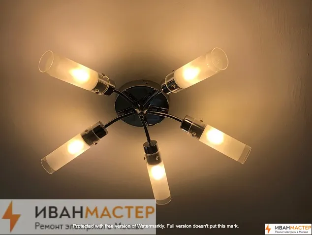 Установка люстры в доме
