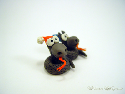 Новогодние сувениры "Змейки"