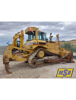 Стекло правое на Caterpillar D7R.