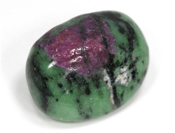 Корунд красный в цоизите, галтовка (светится в УФ), Танзания (29*20*16 мм, 19 г) №35188