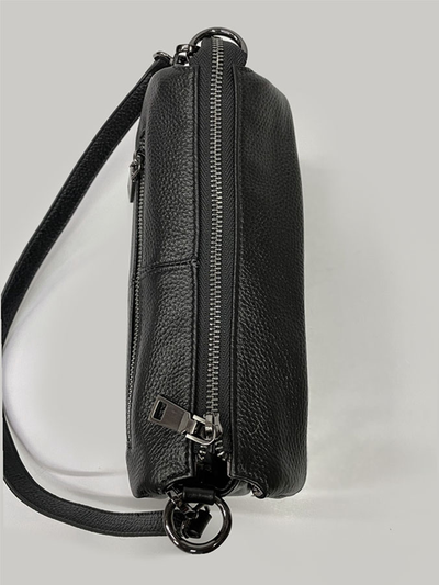 (АРТИКУЛ: 10022/0) СУМКА ЖЕНСКАЯ, НЕБОЛЬШАЯ, НАТУРАЛЬНАЯ КОЖА, ЧЕРНАЯ, С ДЕКОРАТИВНЫМ НАРУЖНЫМ КАРМАНОМ, С ПЛЕЧЕВЫМ РЕМНЕМ