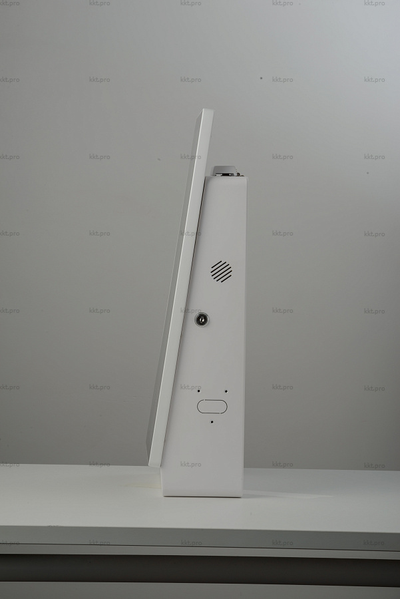 Надежная защита данных клиентов и транзакций в системе.