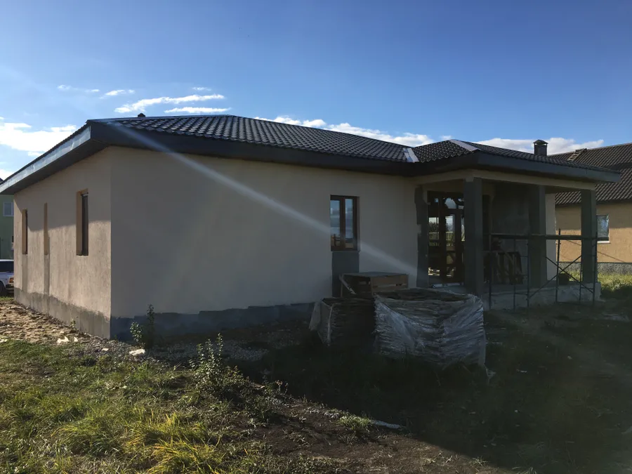 Декоративная штукатурка, готовый фасад под дикий камень