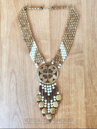 М-201. Ожерелье 4 сердца из разных пород дерева .