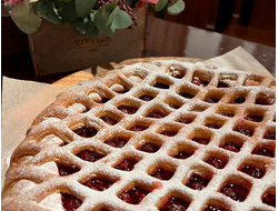 Пирог сдобный с малиной