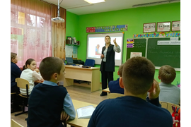 «Неизвестным солдатам посвящается»