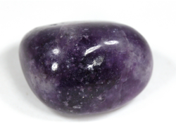 Лепидолит фиолетовый, галтовка, Бразилия (27*21*17 мм, 16 г) №35167