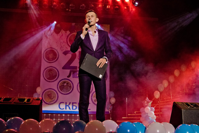 ВЕДУЩИЙ ЮРИЙ