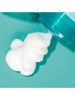 ARTISTRY SKIN NUTRITION Обновляющая пенка для умывания