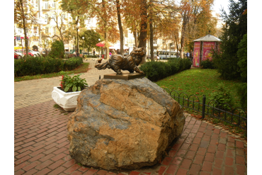 Памятник коту Пантелеймону - любимцу киевлян и туристов