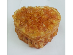 Шкатулка сердце с розами с белым янтарем