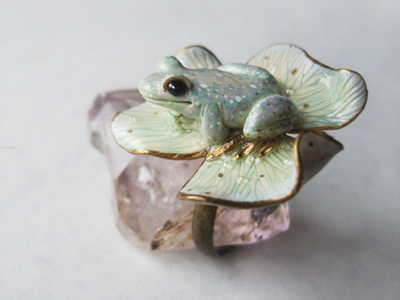 Кольцо с клевером и лягушкой "Принцесса Ия на листе Морока Трифолиума"