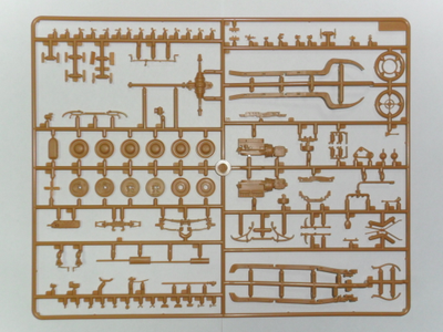 Сборная модель: (ICM 35537) Германский легковой автомобиль Typ 320 (W142) седан