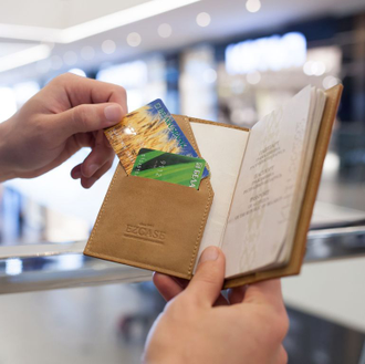 обложка на паспорт в Минске светло коричневая