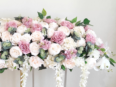 Композиция гирлянда из искусственных цветов большая на сцену Пудра № 003/Купить на АОАБУКЕТ