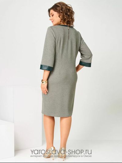 Женское платье полуприлегающего силуэта в серо-зеленом цвете