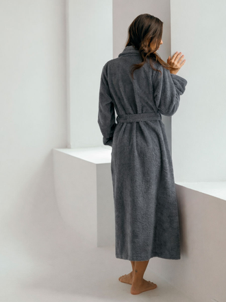 Женский махровый халат серый - вид сзади