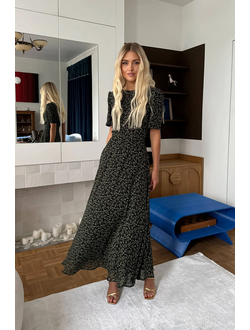 Платье-миди с юбкой-солнце и коротким рукавом (принт розовые цветы)