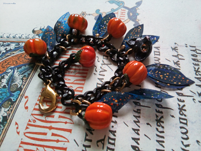 Браслет с тыковками и чёрным котом "Таинство сентября", необычное осеннее украшение