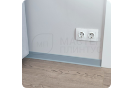 Универсальный баланс: монтаж светло-серого плинтуса Dollken S60 обеспечивает безупречное сочетание с различными цветовыми решениями, создавая сбалансированный образ.