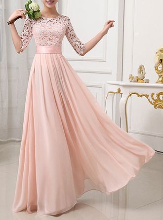 Закрытое вечернее платье в пол с кружевными рукавами А-силуэта розовое