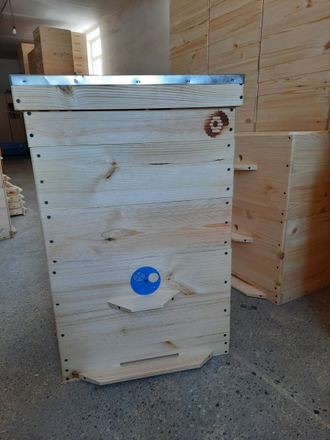 Улей 12 рам 1 корпус 300 + 1 магазин 145