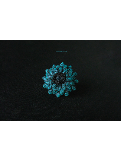 Мистическая брошь "Изумрудный Цветок"