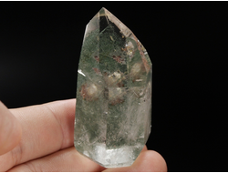 Кварц горный хрусталь с фантомами и хлоритом, кристалл полированный, Бразилия (52*29*25 мм, 52 г) №36859