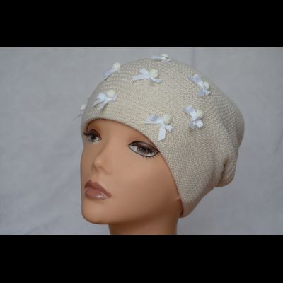 Белая шапка женская с бантиками Vizio Италия 4876