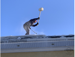 Очистка крыш от снега и наледи