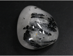 Кварц с черным турмалином (шерл), галтовка, Бразилия (28*25*15 мм, 18 г) №35105