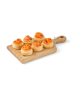 Волован с форелью, сливочным маслом и кунжутом (16 г) (заказ от 10 шт.)