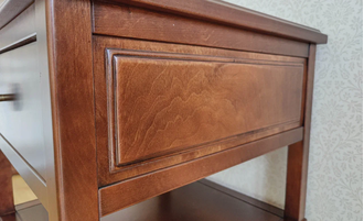 Тумба прикроватная с ящиком, в стиле модерн.