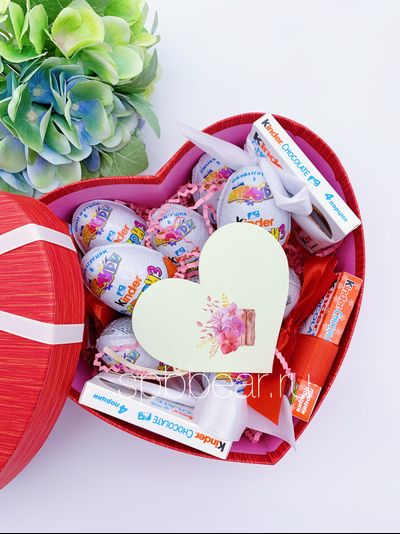 Подарочная коробка большое сердце красное