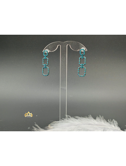 Серьги Триумф с сатиновыми кристаллами на черном фоне 4см