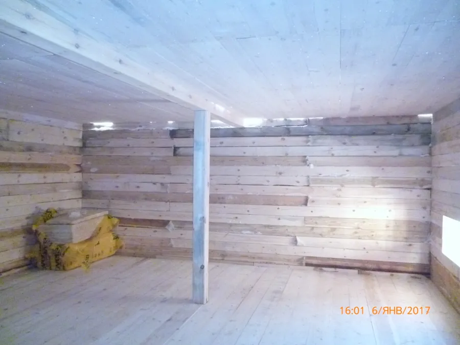 Сруб первого этажа. 
Утепление пола.