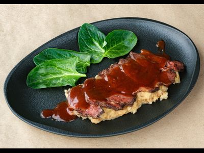 Говяжьи щёчки в соусе Демиглас