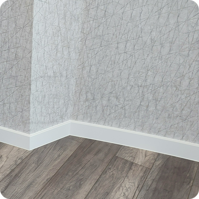 Плинтус ХДФ Dollken Cubu Flex Life 100мм Х 2,5 м 1013/5012 Белый в интерьере 5