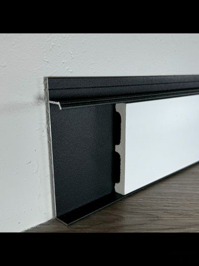 Плинтус скрытого монтажа PRO DESIGN Universal 235 черный Муар RAL 9005