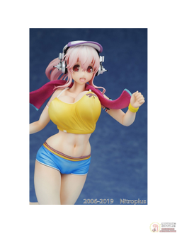 Фигурка 1/7 Сонико (Sonico Jogging Ver.)