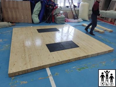 Помост тяжелоатлетический 3х3х0,05м (тренировочный) рез. Амортизаторы 1х0,5х0,02м DNN