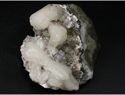 Стильбит, сросток сноповидных кристаллов на породе, Индия (62*55*40 мм, 103 г) №29857