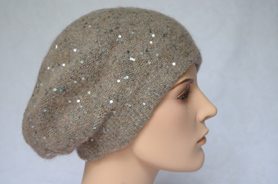 vyazaniy-zhenskiy-beret-s-payetkami-vizio-italiya-6917-orekhoviy