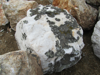 Глыба белая